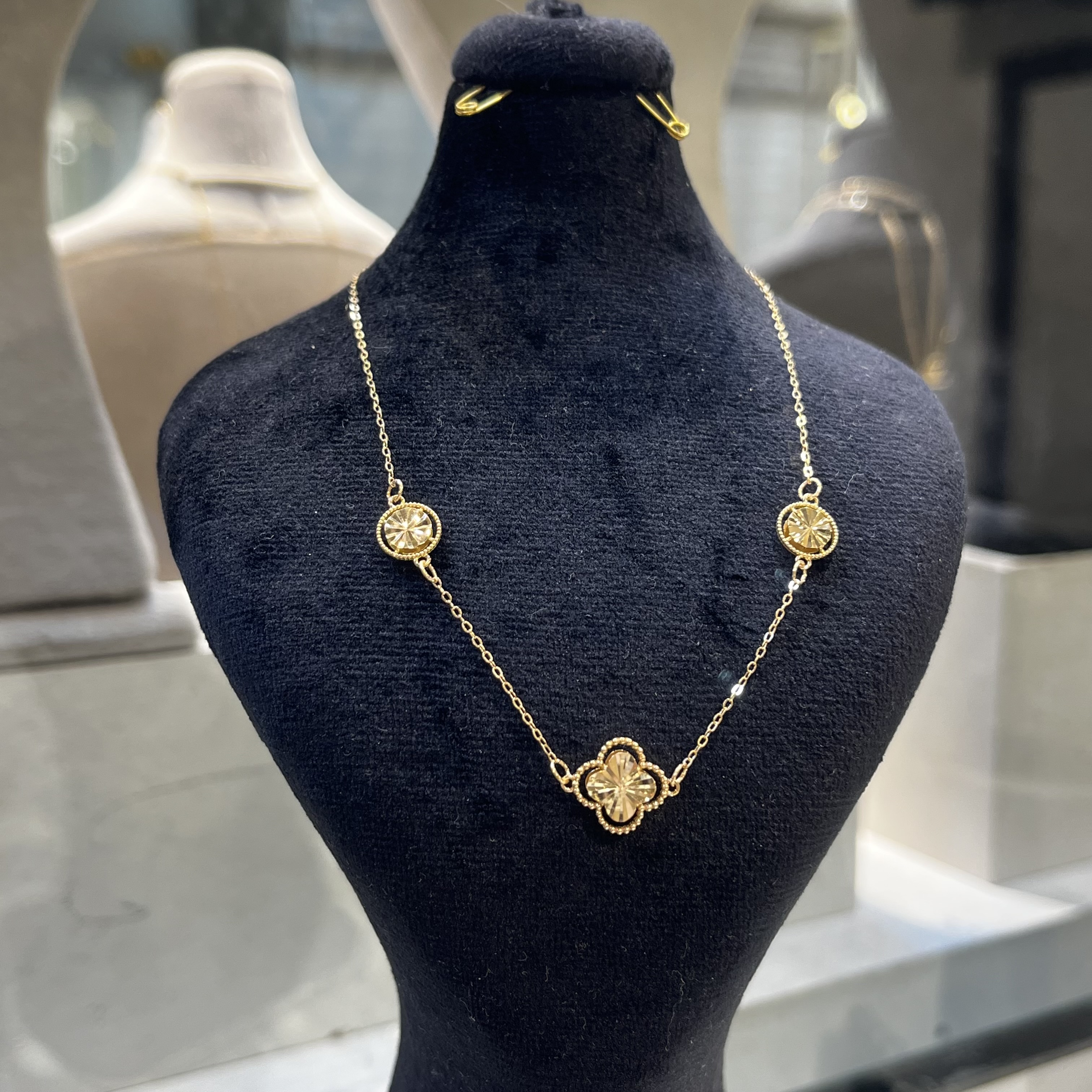 گردنبند ونکلیف